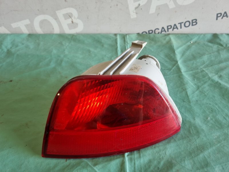 Фонарь противотуманный Ford Focus 2007 хэтчбек