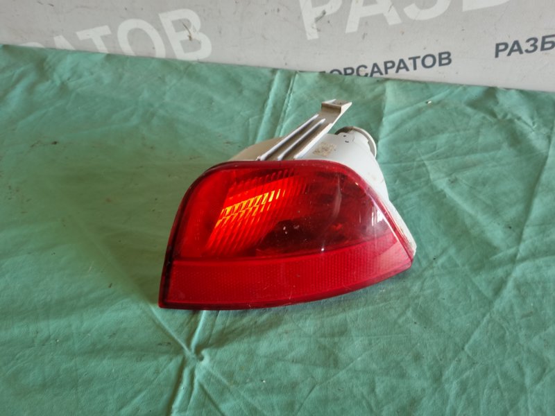 Фонарь противотуманный Ford Focus 2007 хэтчбек