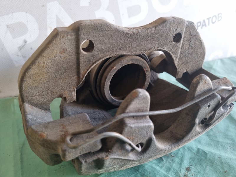 Суппорт тормозной Ford Focus 2007 хэтчбек