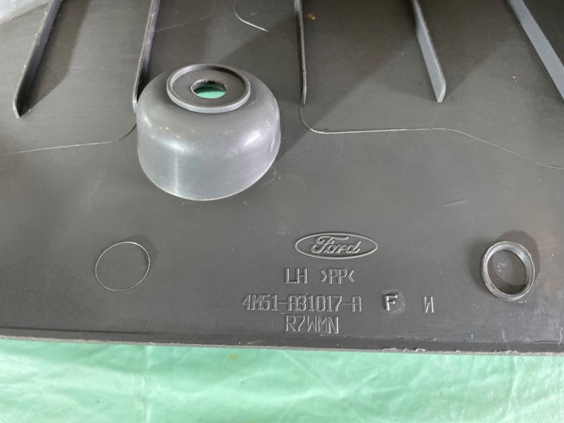 Обшивка стойки Ford Focus II 2008 седан