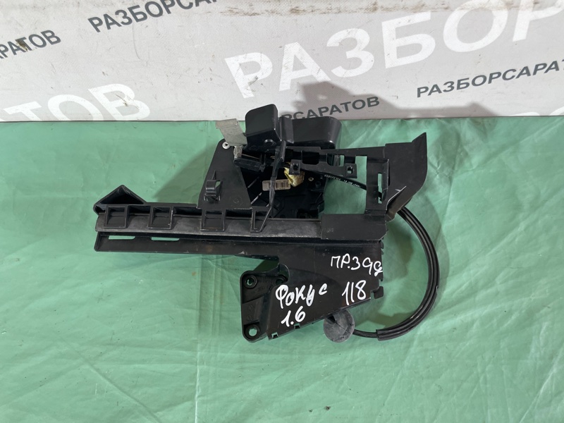 Замок двери Ford Focus II 2008 седан