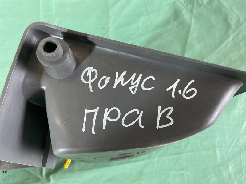 Накладка порогa Ford Focus II 2008 седан