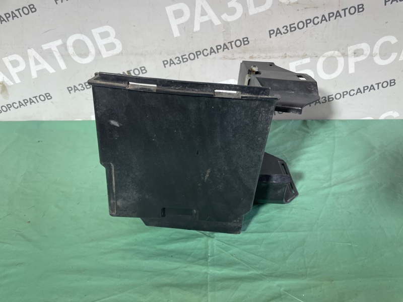Крепление аккумулятора Ford Focus II 2006 купе