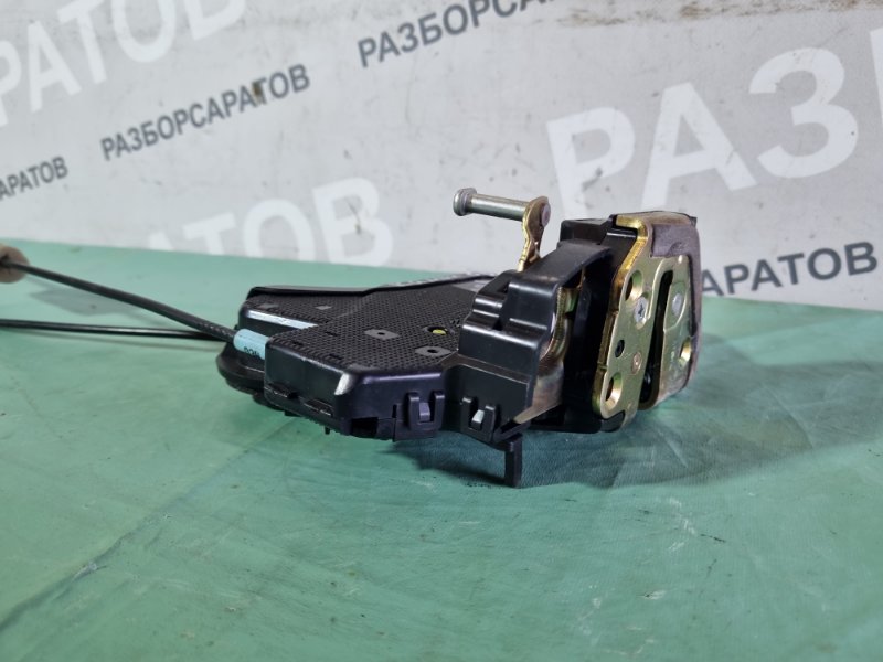 Замок двери Toyota Camry 2004 седан