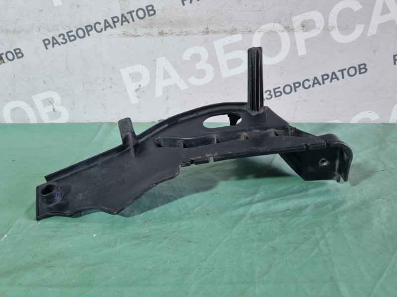 Накладка петли капота Renault Fluence 2010