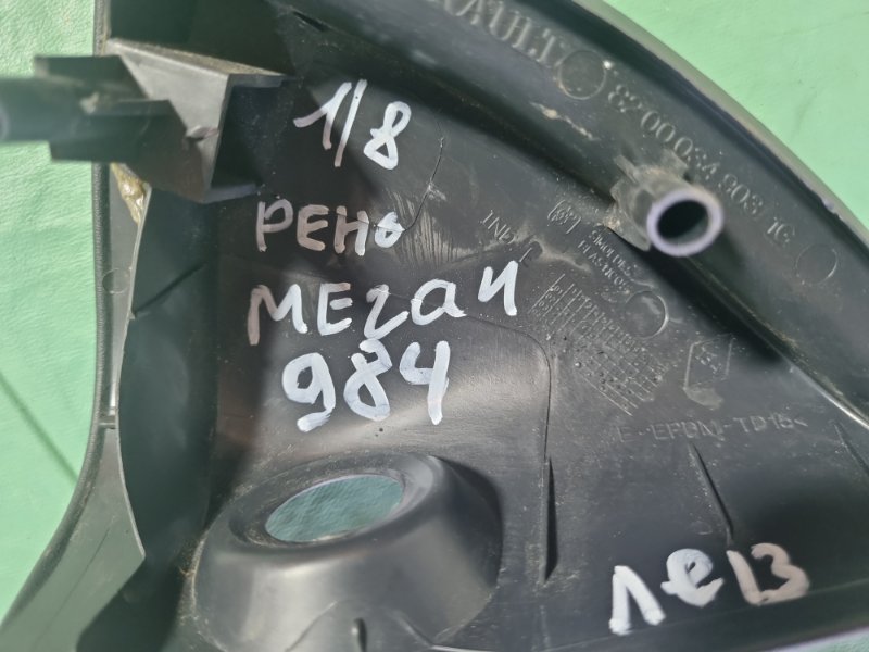 Накладка зеркала Renault Megane II 2008