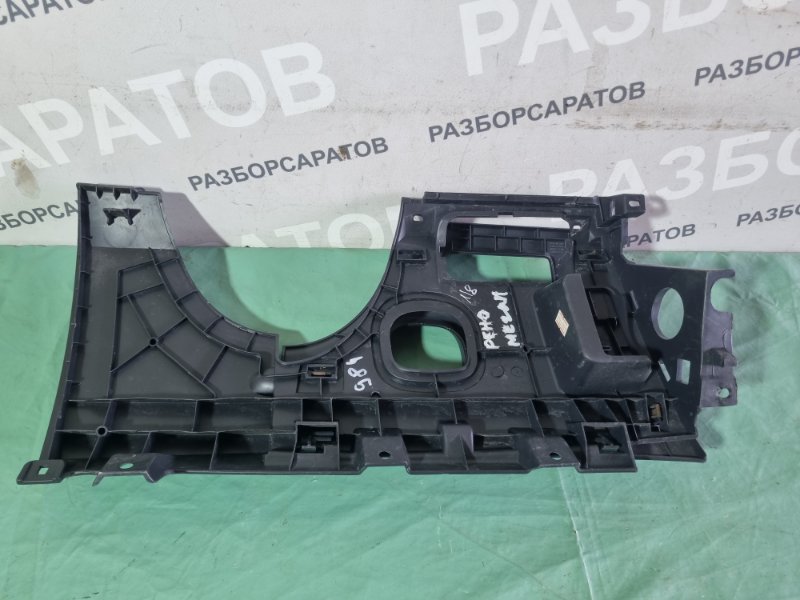 Накладка торпедо Renault Megane II 2008