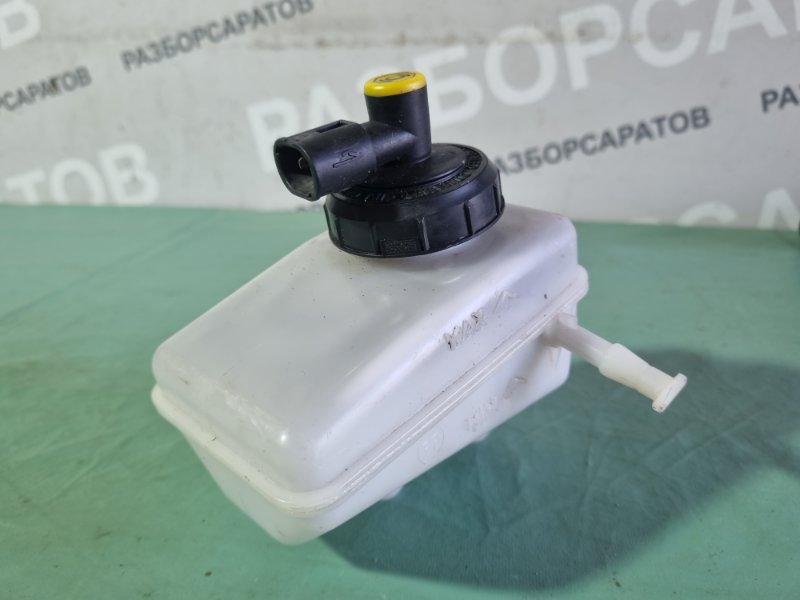 Бачок главного тормозного цилиндра Renault Logan 2007