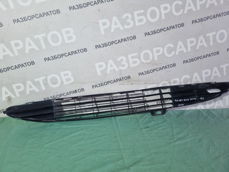 Решетка бампера Peugeot 206 2004 хэтчбек