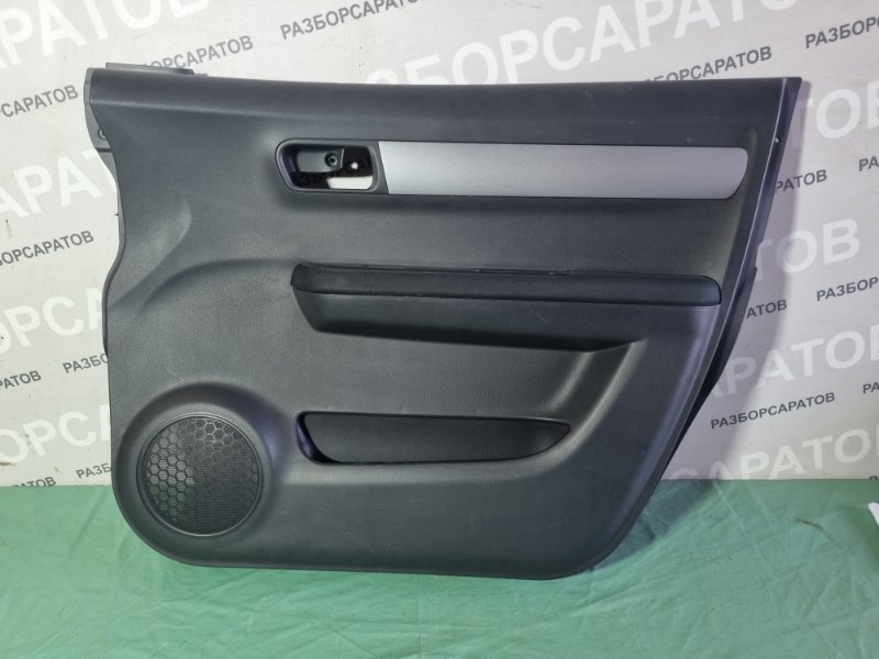 Обшивка двери Suzuki Swift 2010