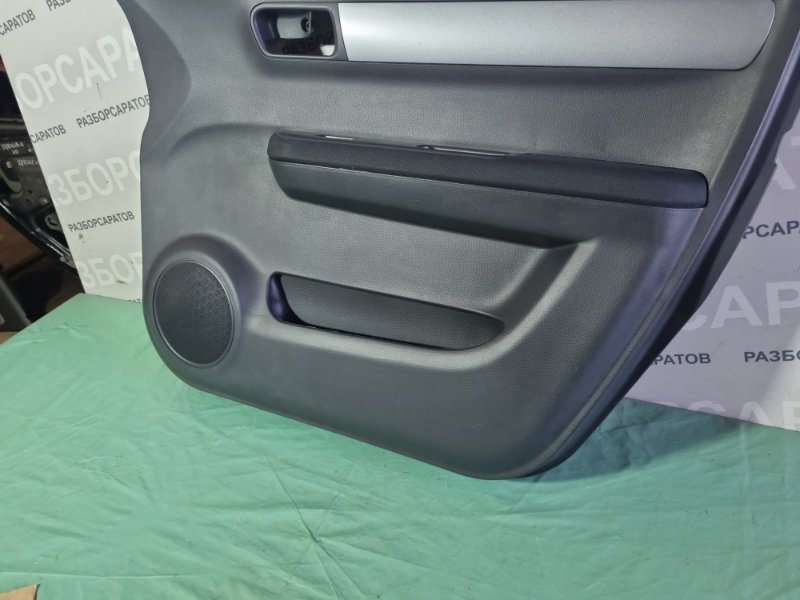 Обшивка двери Suzuki Swift 2010