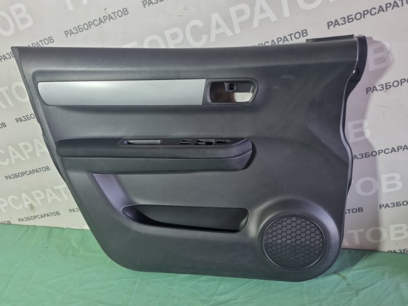 Обшивка двери Suzuki Swift 2010