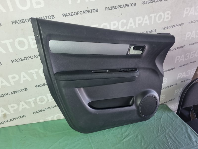 Обшивка двери Suzuki Swift 2010