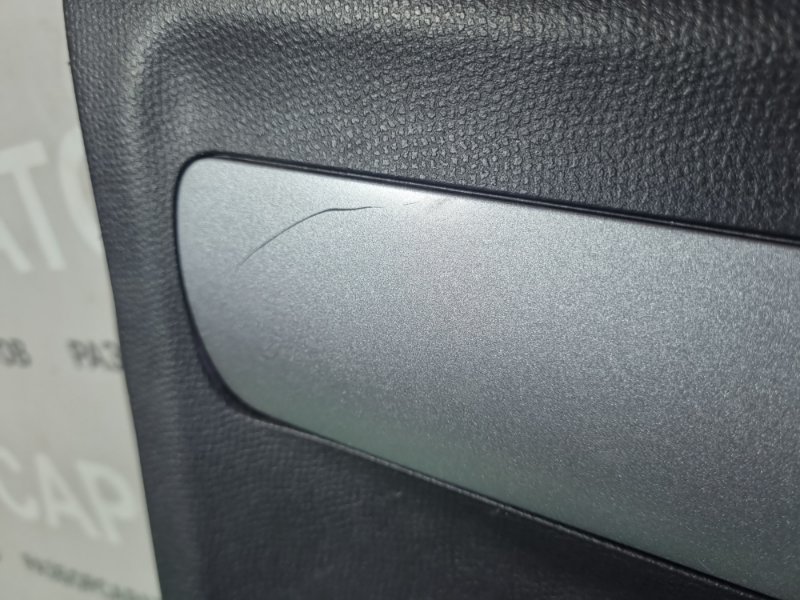 Обшивка двери Suzuki Swift 2010