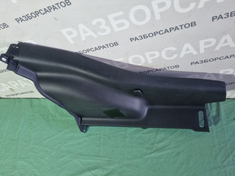 Накладка стойки Suzuki Swift 2010