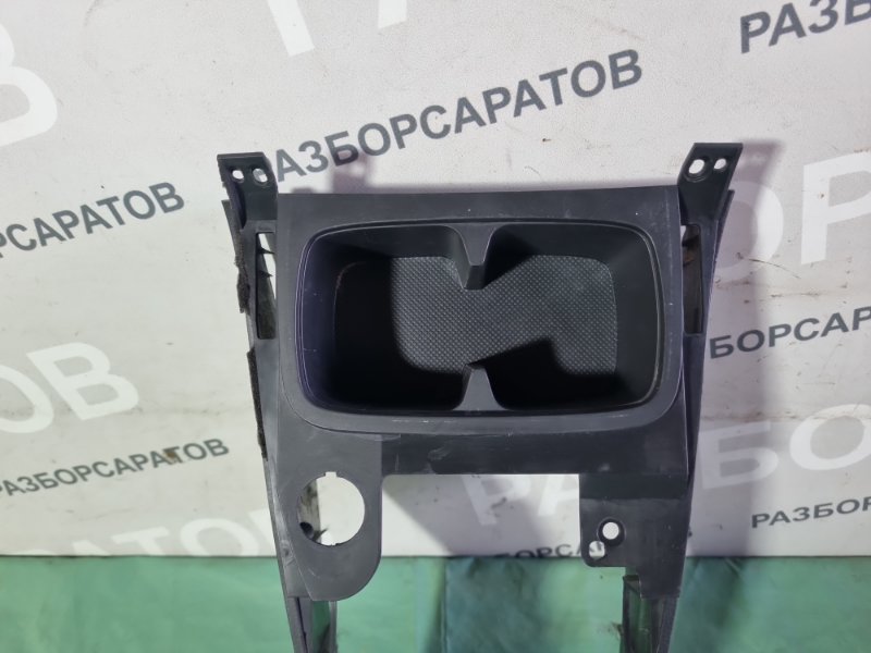 Консоль между сидений Suzuki Swift 2010