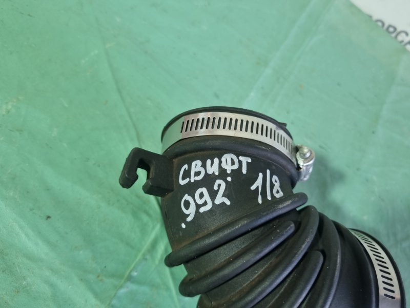 Патрубок воздушного фильтра Suzuki Swift 2010