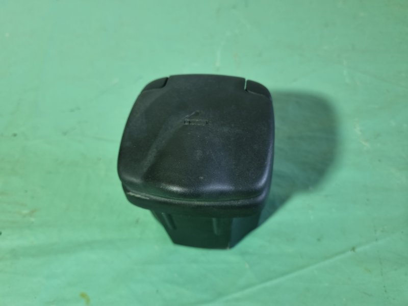 Пепельница Suzuki Swift 2010