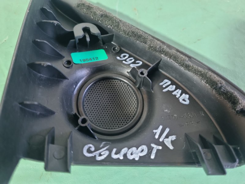 Крышка зеркала внутренняя правая с динамиком Suzuki Swift 2010