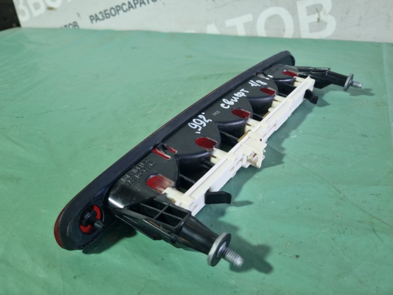 Стоп-сигнал Suzuki Swift 2010