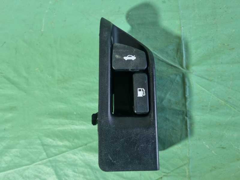 Ручка открывания лючка бензобака Toyota Corolla 2008 седан