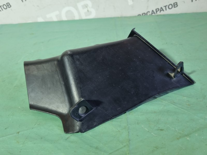 Накладка под фонарь Ford Kuga 2009