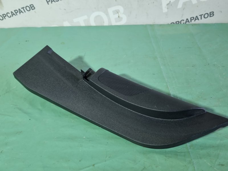 Накладка двери ( уголок ) Ford Kuga 2009