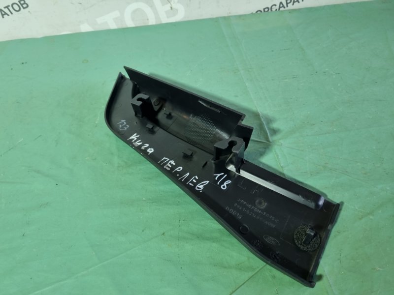 Накладка двери ( уголок ) Ford Kuga 2009