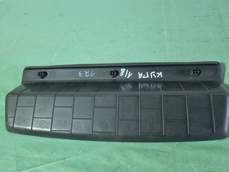Накладка торпедо Ford Kuga 2009