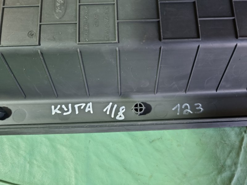Накладка торпедо Ford Kuga 2009