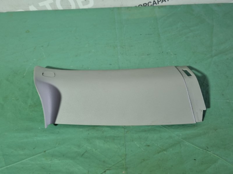Накладка стойки Ford Kuga 2009