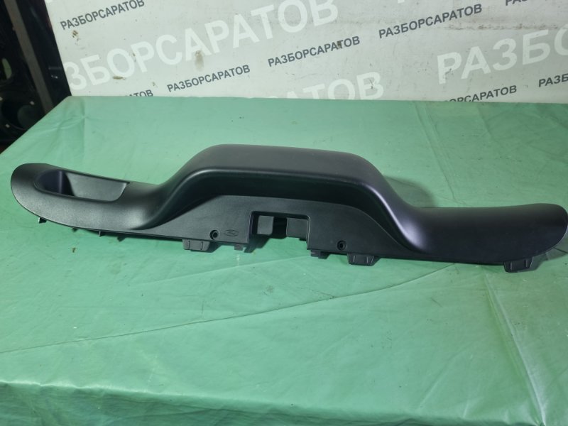 Накладка крышки багажника Ford Kuga 2009