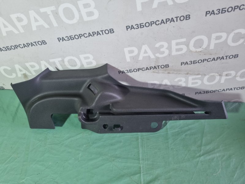 Направляющая шторки багажника Ford Kuga 2009