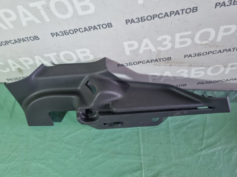 Направляющая шторки багажника Ford Kuga 2009
