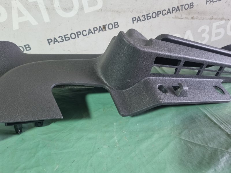 Направляющая шторки багажника Ford Kuga 2009
