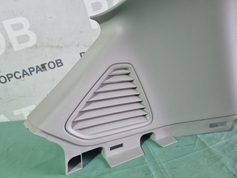 Накладка стойки Ford Kuga 2009