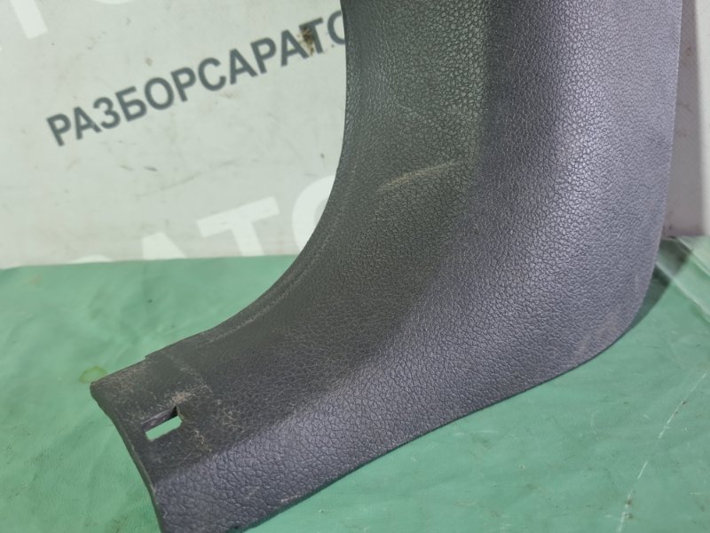 Накладка порогa Ford Kuga 2009