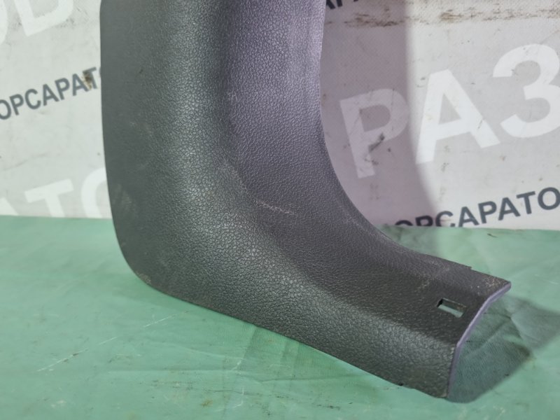 Накладка порогa Ford Kuga 2009