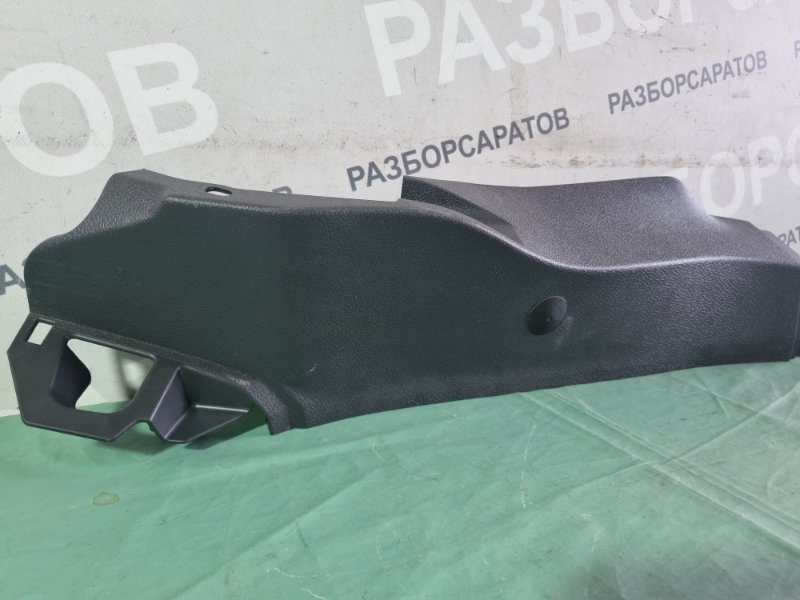 Накладка порогa Ford Kuga 2009