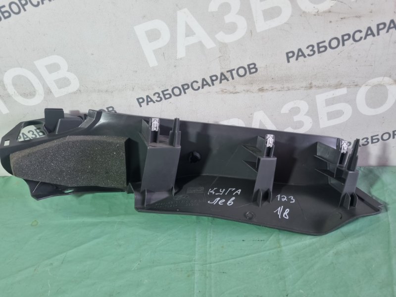 Накладка порогa Ford Kuga 2009