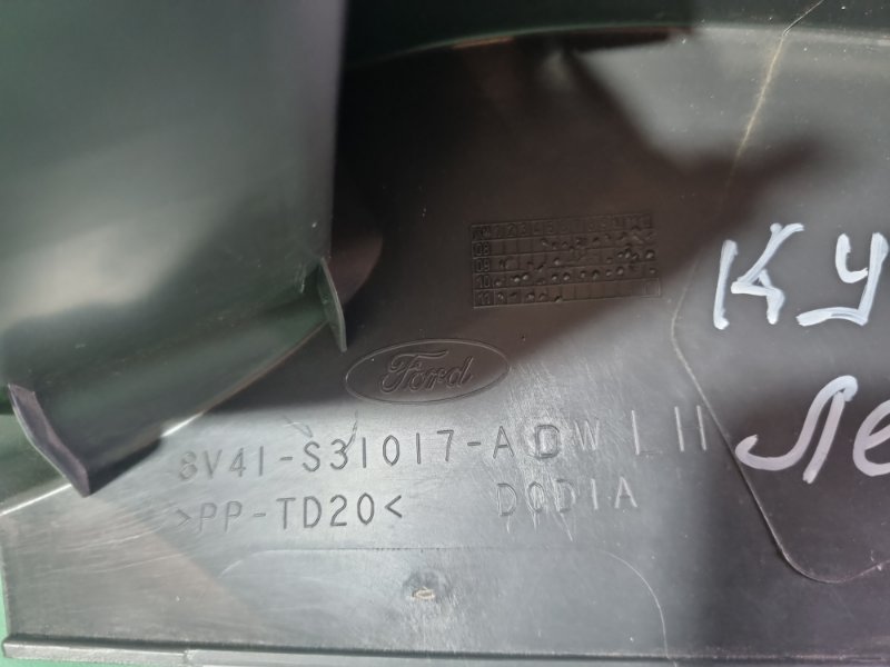 Накладка порогa Ford Kuga 2009