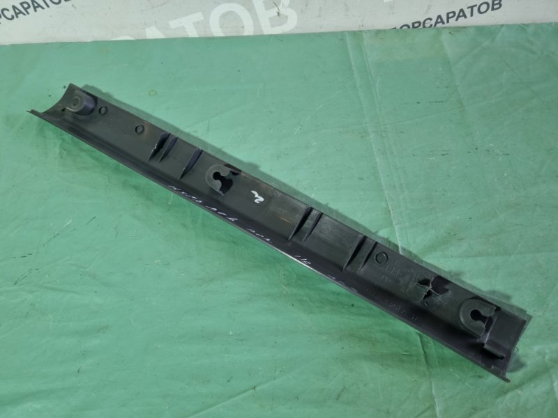 Накладка порогa Ford Kuga 2009