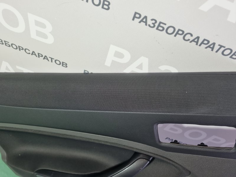 Обшивка двери Ford Kuga 2009
