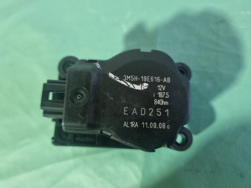 Моторчик сервопривода печки №2 Ford Kuga 2008