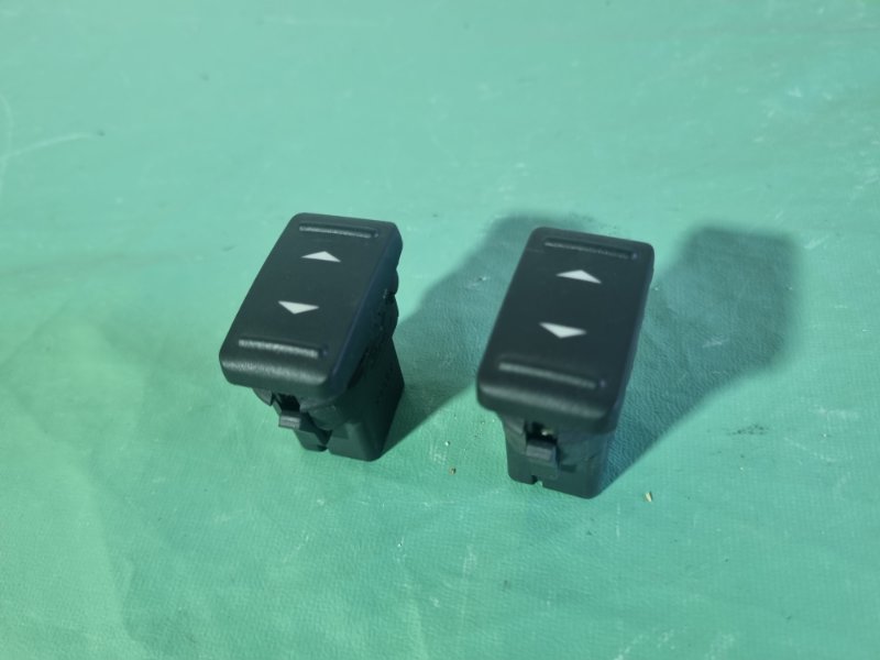 Кнопка стеклоподъемника Ford Kuga 2008