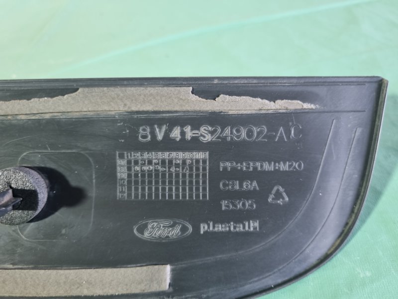 Молдинг двери Ford Kuga 2008