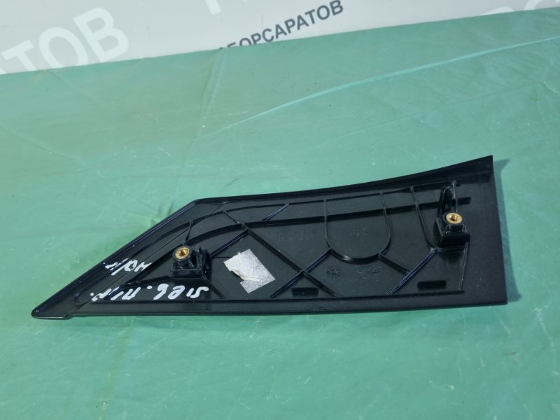 Накладка двери ( уголок ) Ford Kuga 2008