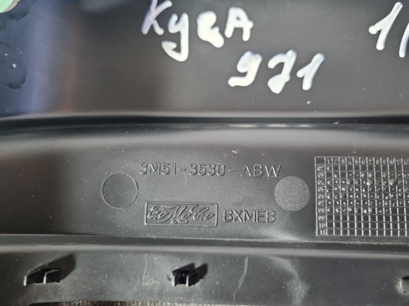 Кожух рулевой колонки Ford Kuga 2008