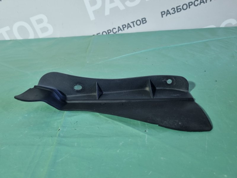 Уголок жабо Ford Kuga 2008
