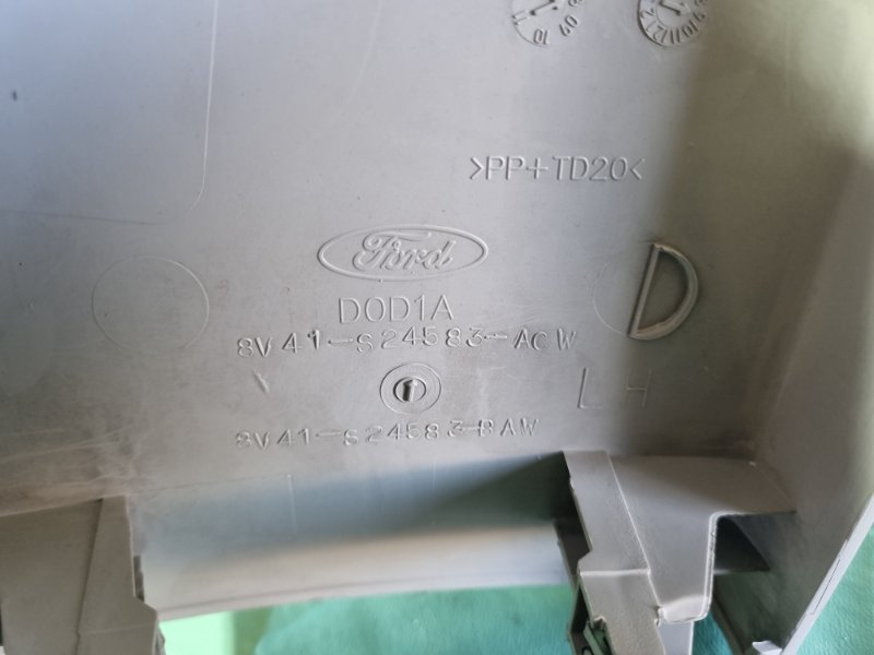 Обшивка стойки средней Ford Kuga 2008
